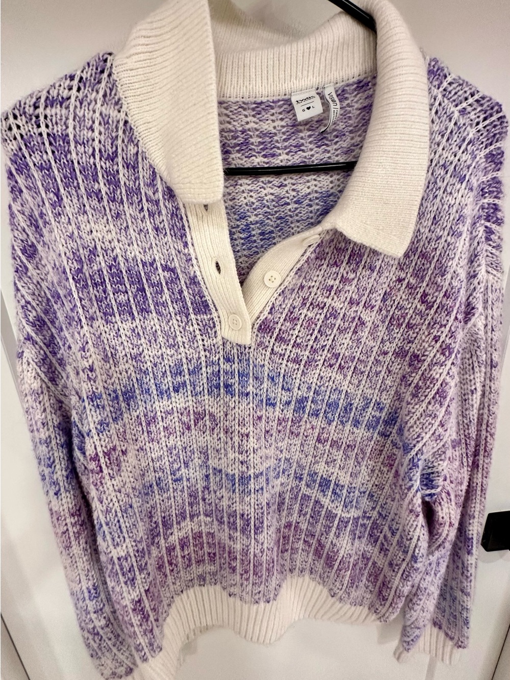 Simons Lavender Mix V-Neck Pullover with Cream Collar